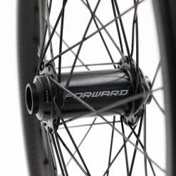 PAIRE DE ROUES FORWARD JOYRIDE V2 CARBONE - PRO 36H - 20MM 12 PAIRE DE ROUES FORWARD JOYRIDE V2 CARBONE - PRO 36H - 20MM -Vélos Soldes Boutique paire de roues forward joyride v2 carbone pro 36h 20mm 4