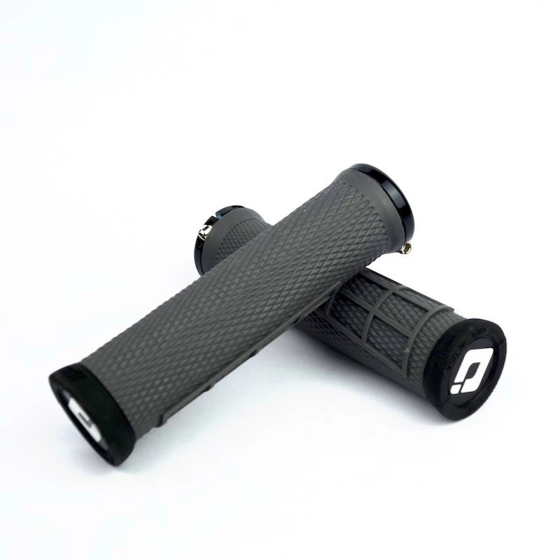 POIGNEE ODI ELITE FLOW NO FLANGE LOCK ON GRIP 130 MM GRAPHITE 3 POIGNEE ODI ELITE FLOW NO FLANGE LOCK ON GRIP 130 MM GRAPHITE